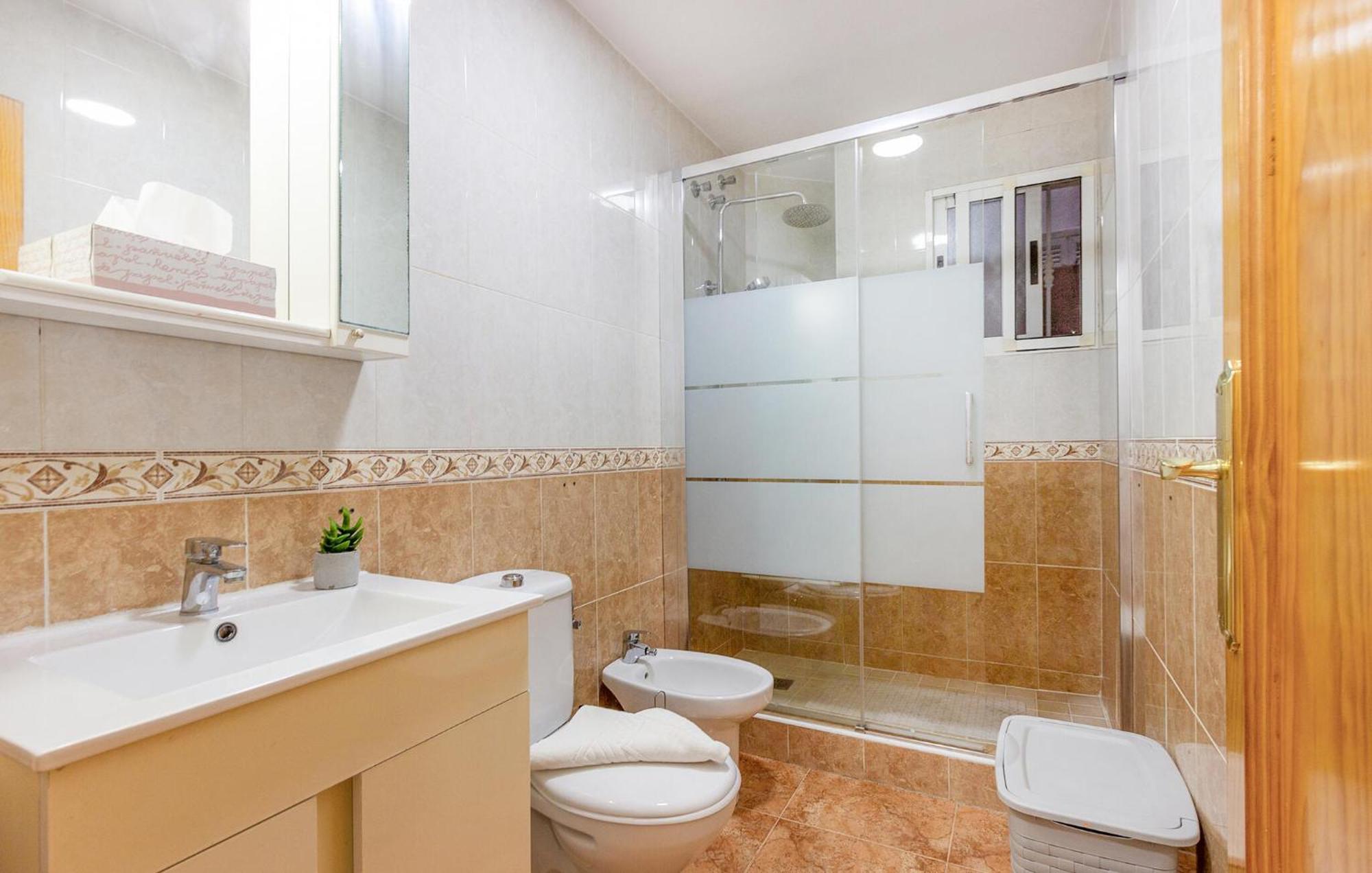 Amazing Apartment In Torrevieja With Kitchen Buitenkant foto