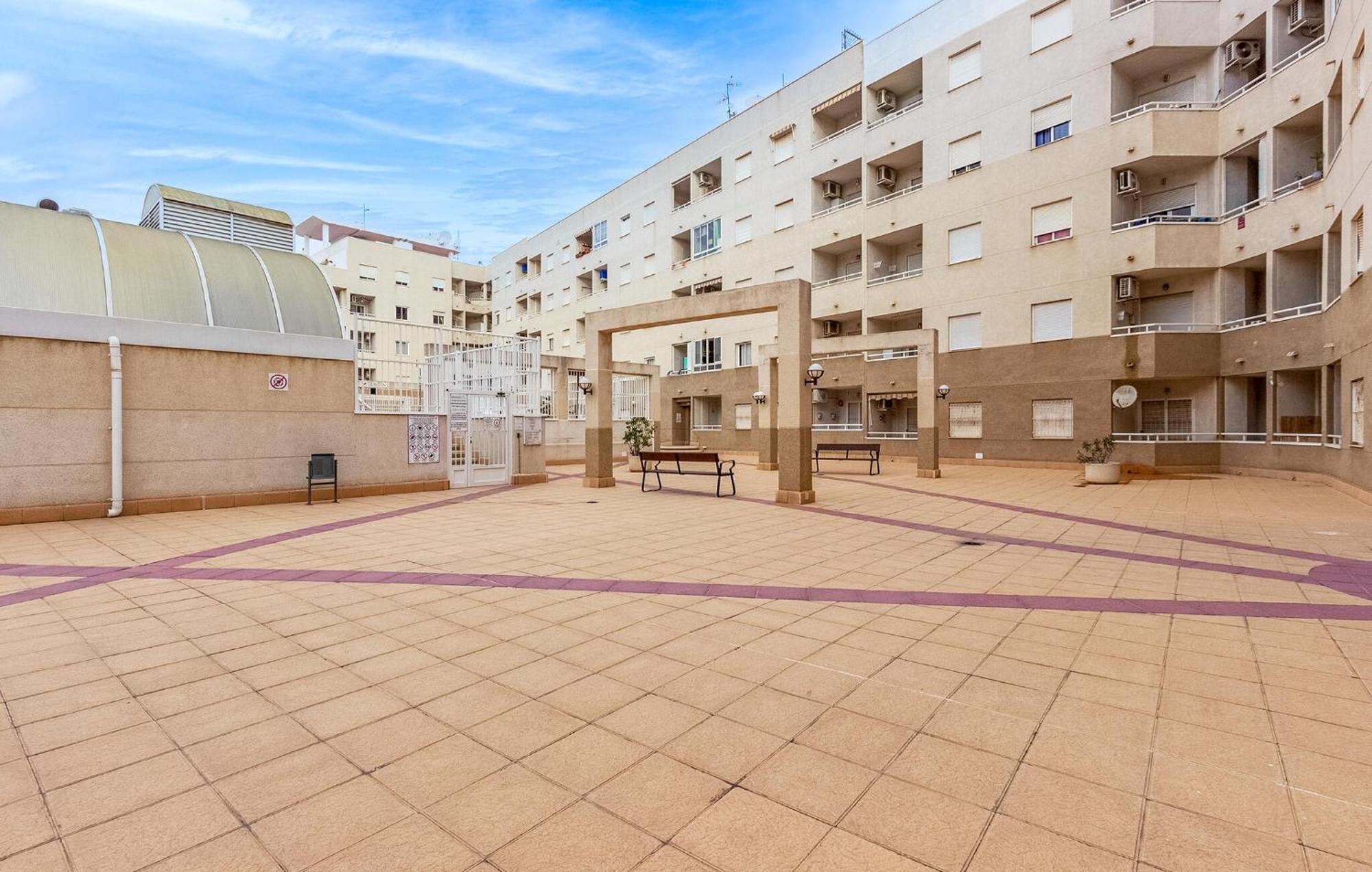 Amazing Apartment In Torrevieja With Kitchen Buitenkant foto